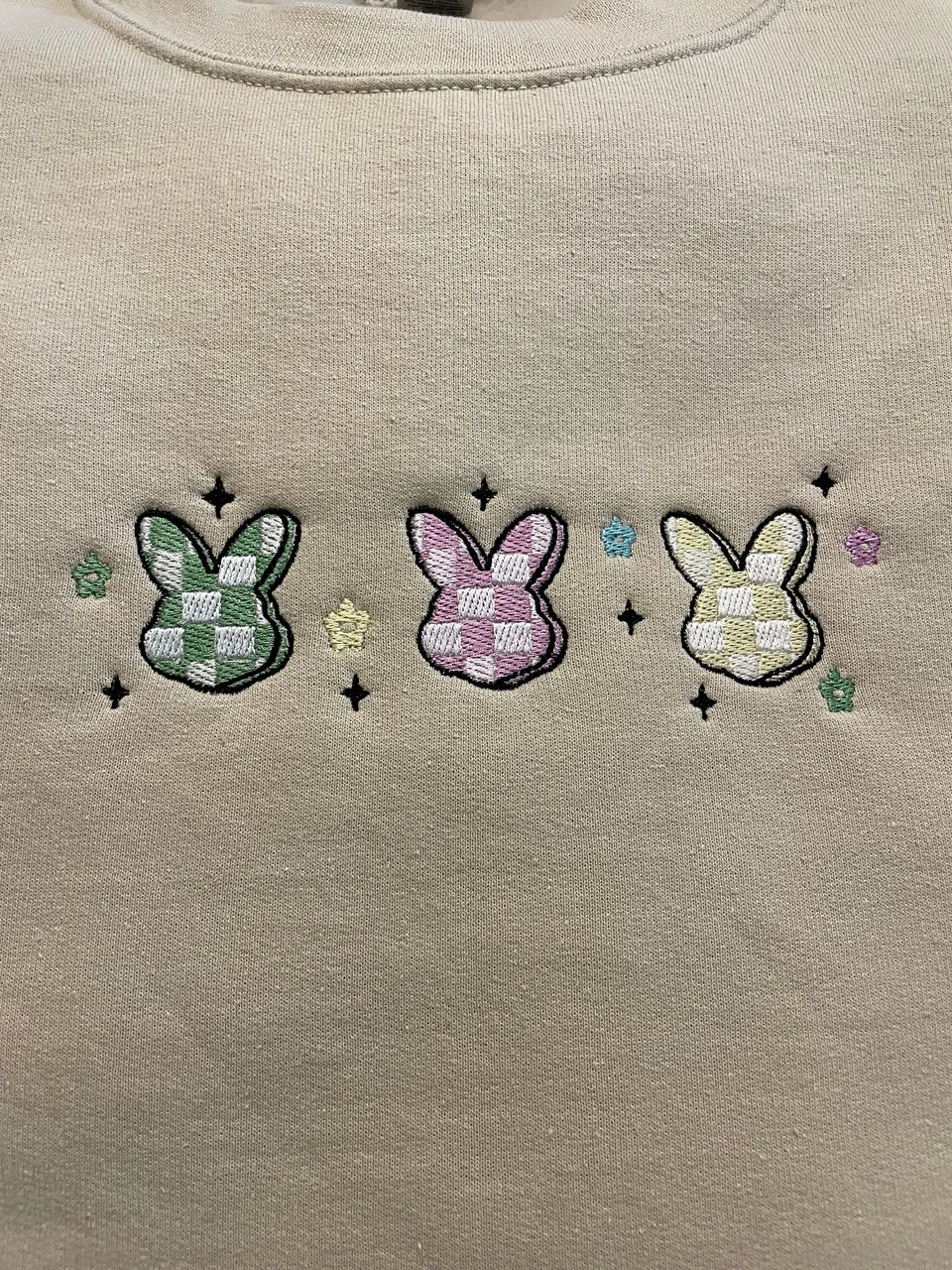 Checkered Bunnies Easter Crewneck - Pastel Spring Sweatshirt — detail 3